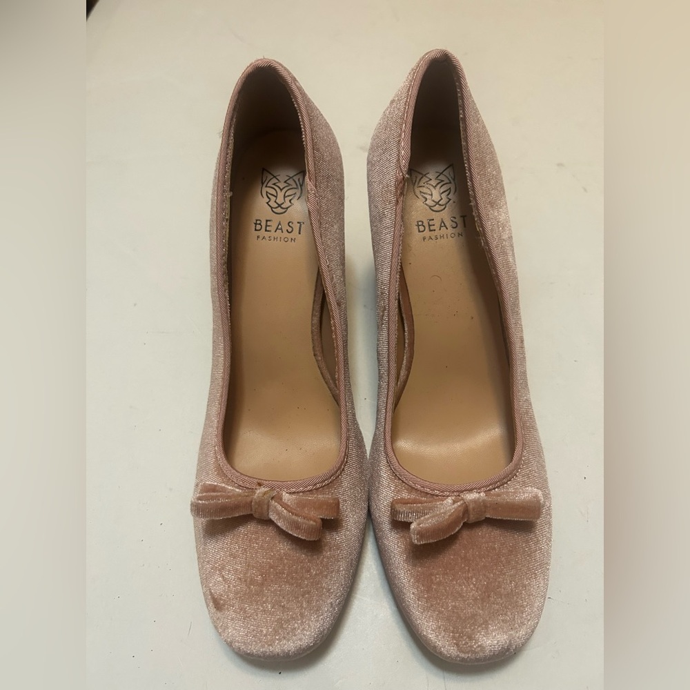 BEAST FASHION Blush Velvet Women's Flats